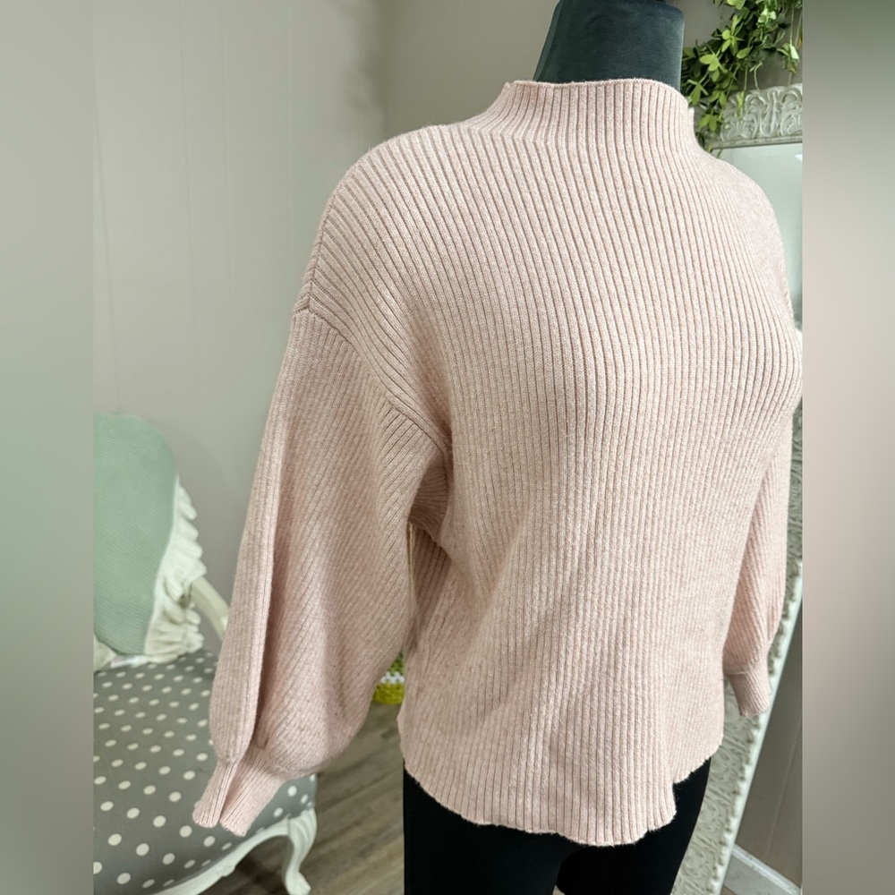 Line & Dot • Ribbed Alder Sweater - Picture 14 of 16